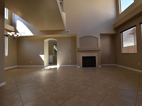 5th image of 1318 E Cathedral Rock Dr
