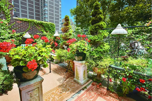 Sold by Stribling | media 9