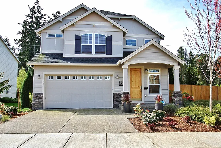5502 NE Lagos Ct — Photo 1
