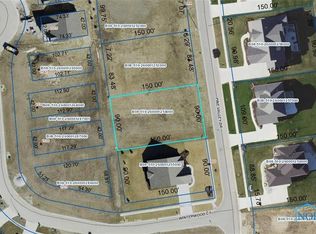 896 Pine Valley Dr, Bowling Green, OH