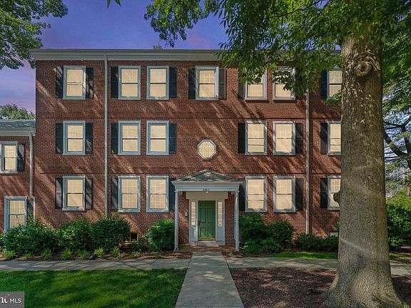 2nd image of 2960 S Columbus St APT A2