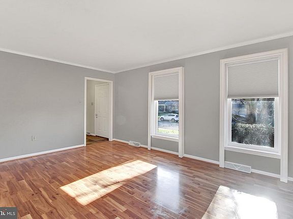 3rd image of 639 Eastside Dr