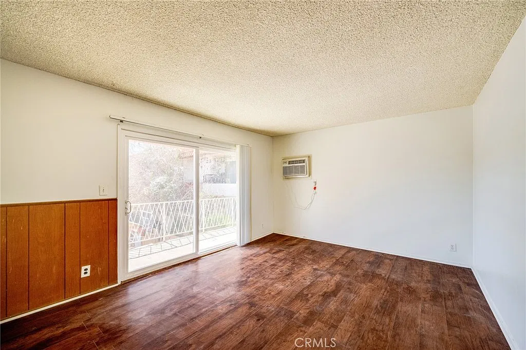 17845 Sherman Way — Photo 4