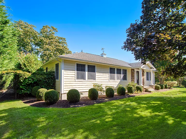 54 Halsey Rd — Photo 4