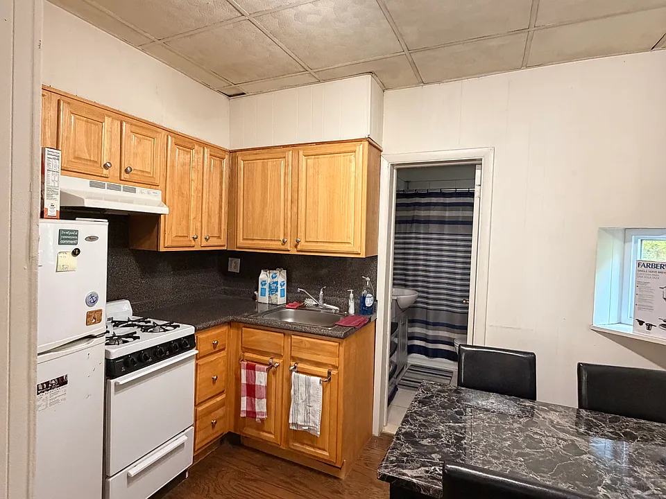 133 S 23rd St #3F