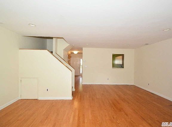 5th image of 6 Stratford Cir