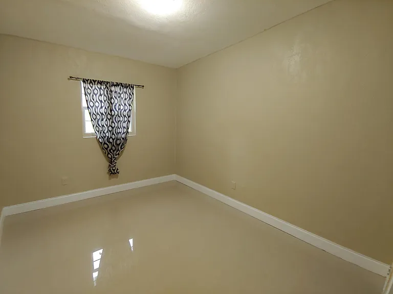 2347 Keith St — Photo 7