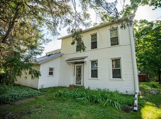 8482 N Afolkey Rd, Dakota, IL 61018