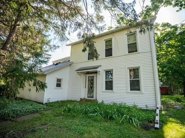 8482 N Afolkey Rd, Dakota, IL 61018