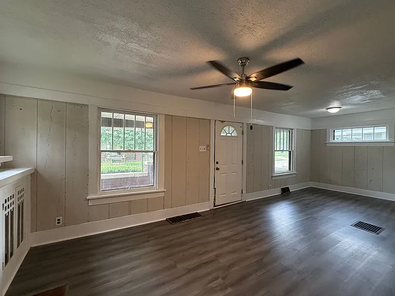 396 S McClellan Ave — Photo 5