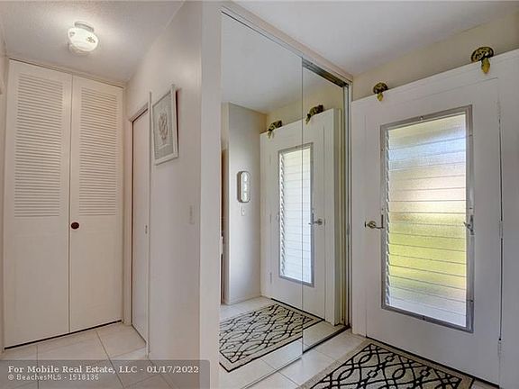 5th image of 2610 Barkley Dr W #D