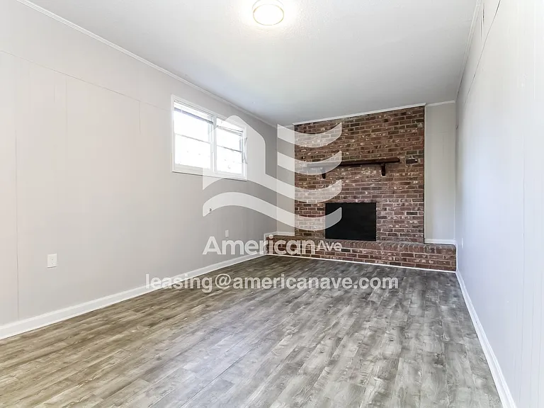 3931_002_living_room_2.jpg