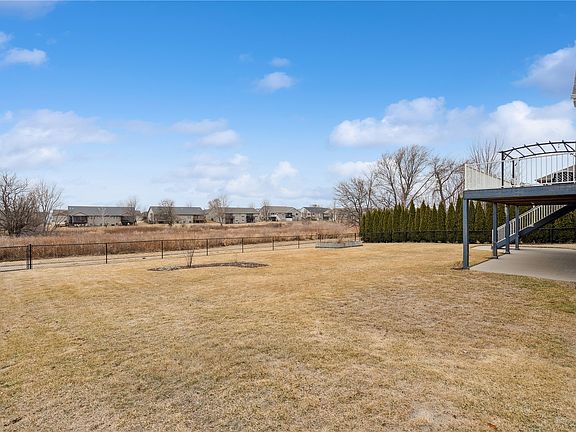 3rd image of 1101 Wood Lily Rd