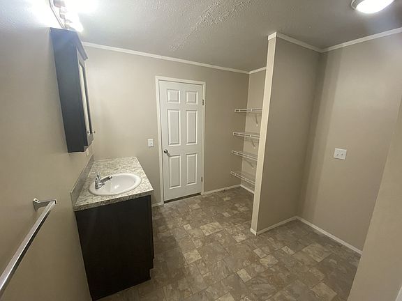 5th image of 516 Courtland Ln #173