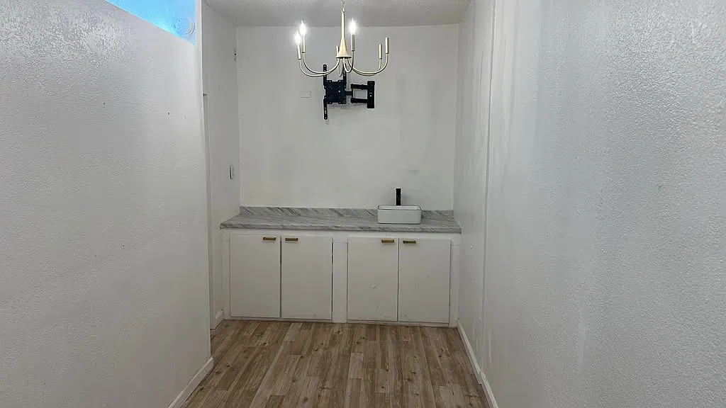 8421 S Orange Blossom Trl — Photo 3