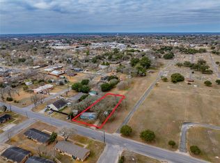E Eblin St, La Grange, TX 78945