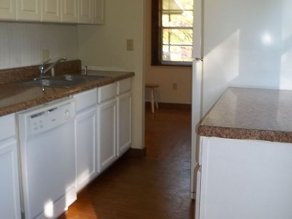 2nd image of 610 SE 74th St