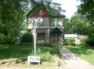 709 N 12th St, Beatrice, NE 68310