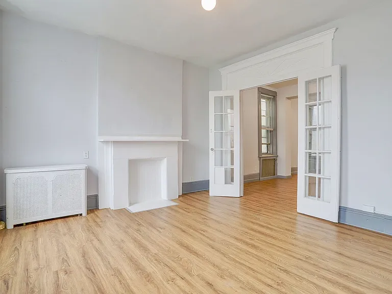 327 Jackson St #13 — Photo 11