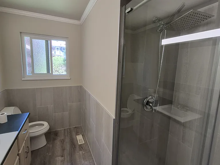 3853 Clematis Cres — Photo 16