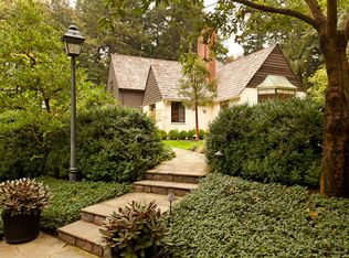 5050 SW Hilltop Ln, Portland, OR 97221