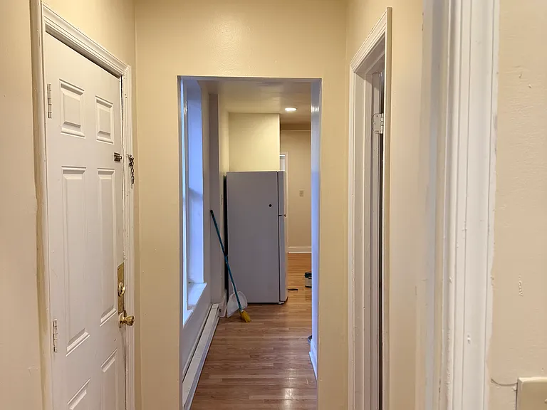 136 E Franklin St — Photo 4