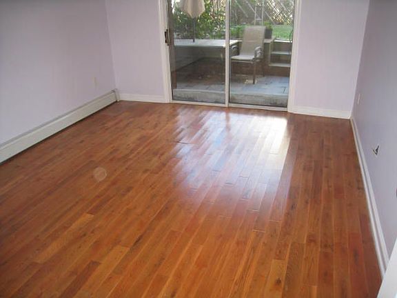 4th image of 2116 33rd St #1