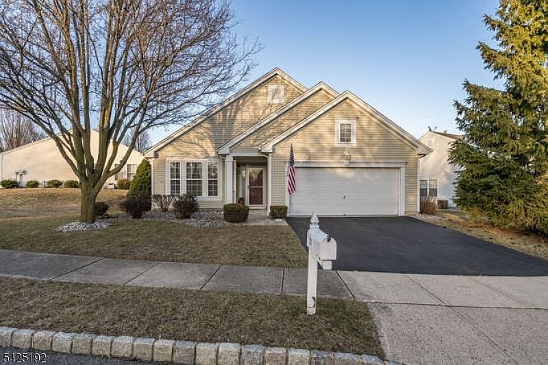 1st image of 29 Victoria Dr