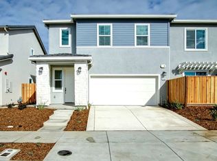 1340 Carriage Rd, Hollister, CA 95023