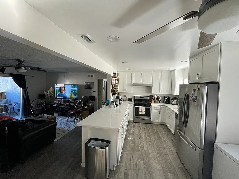 2415 Harriman Ln #D — Photo 6