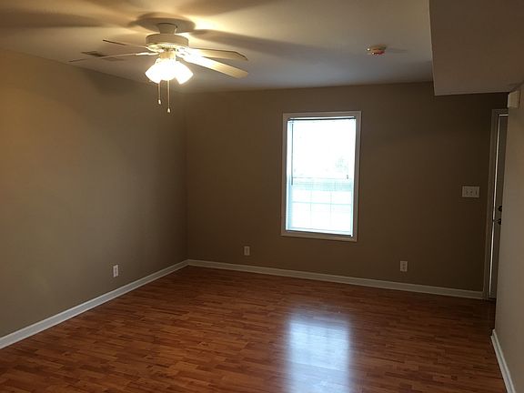 3rd image of 253 Executive Ave APT 1C
