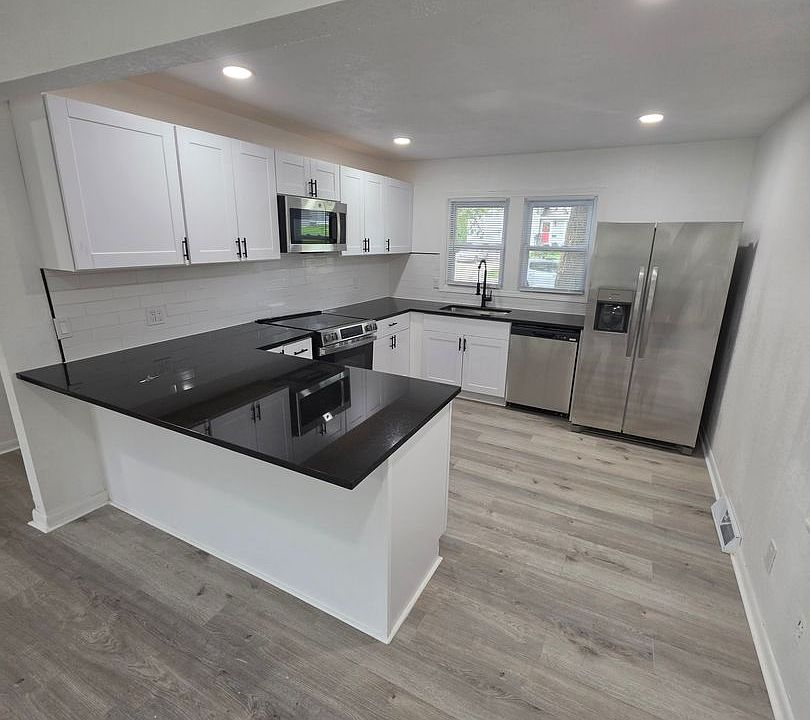 1st image of 13512 W 90th Pl
