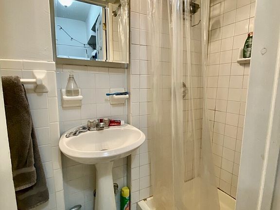 2nd image of 237 W 100th St APT 1F