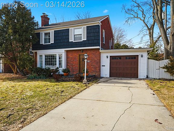 2nd image of 2211 Crooks Rd