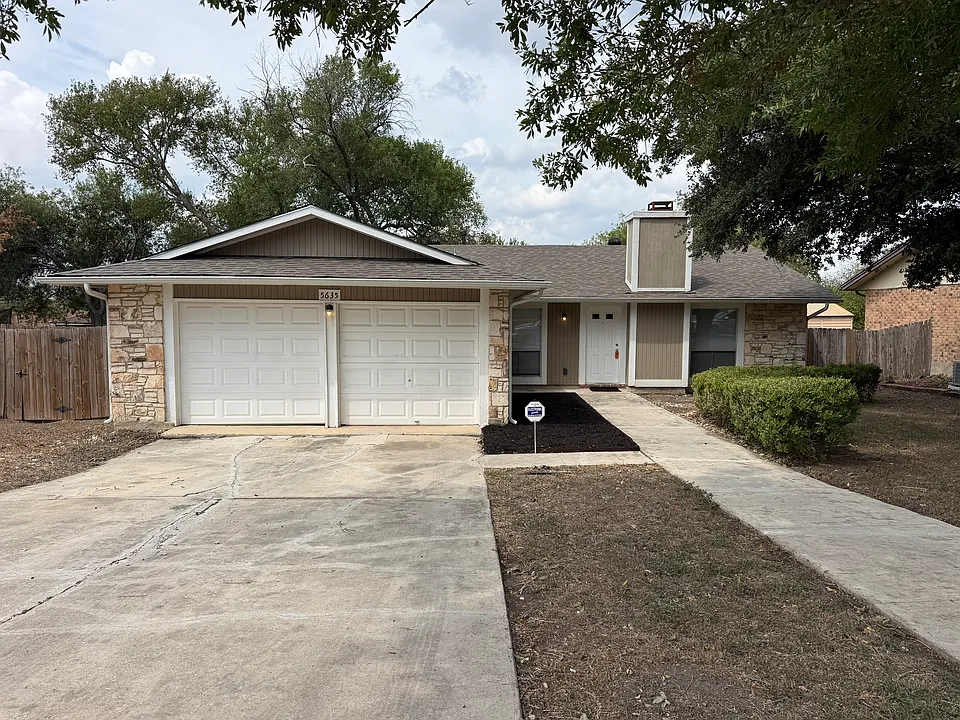 5635 Fountainwood Dr