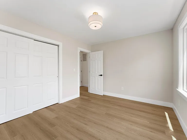 607 W Madison Ave — Photo 16
