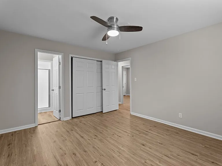 Donovan Place Apartments — Photo 31