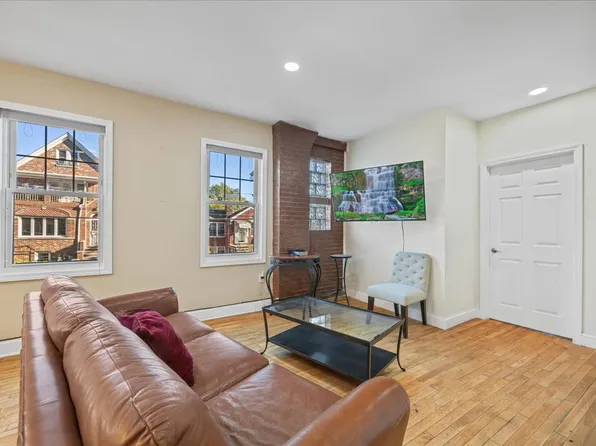 3607 Irwin Avenue image 10 of 25