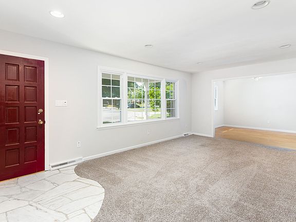 4th image of 3 Mumford Dr