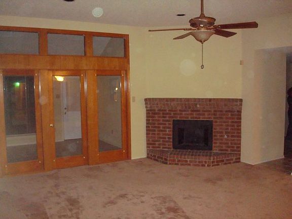 3rd image of 602 Thornhill Ln