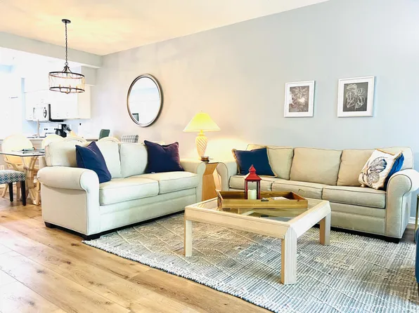 8951 Veranda Way, Sarasota, FL