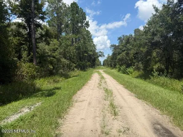 10335 HENNESSEY Avenue, Hastings, FL 32145
