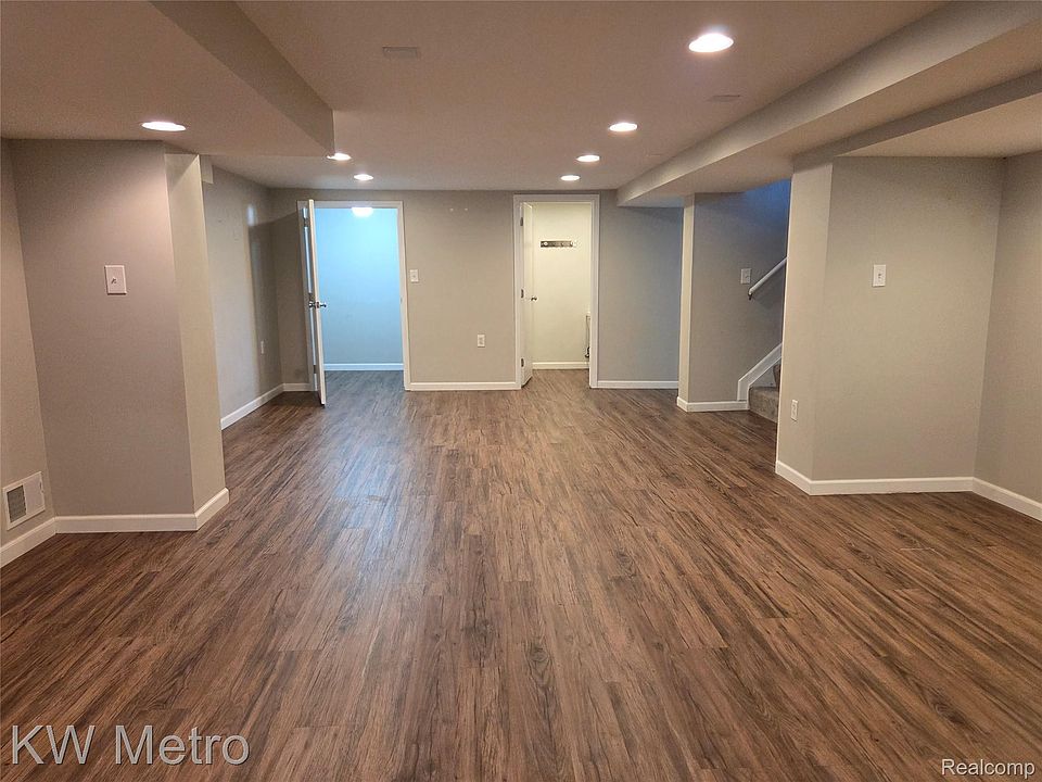 122 Jeffrey Ave, photo 12