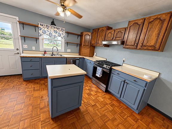 5th image of 205 W Hoffman St