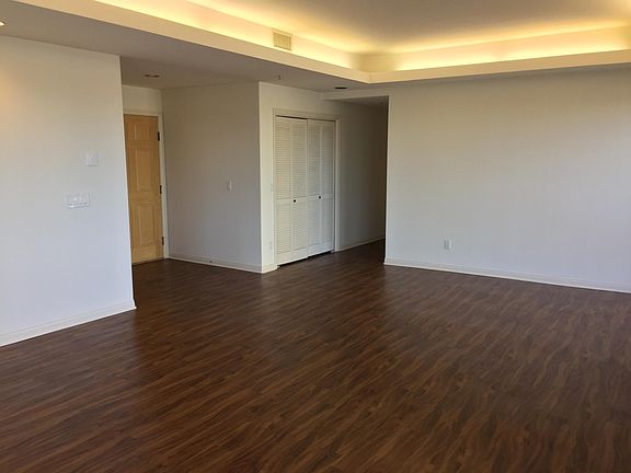 5th image of 3060 6th Ave Unit 20