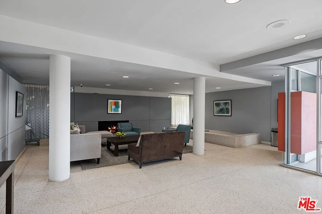 Building Photo - 4807 Woodley Ave #309