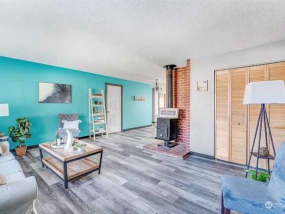 4th image of 204 Sandwood Crest Drive