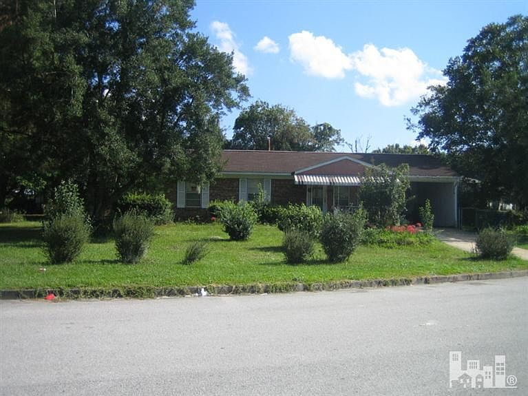 2nd image of 1101 E Stewart Circle