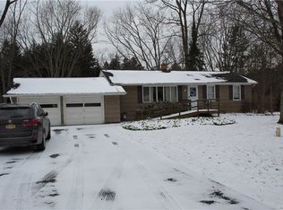 4402 Two Rod Rd, East Aurora, NY 14052