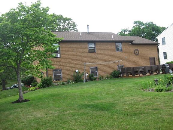 2nd image of 18 Aldrich St